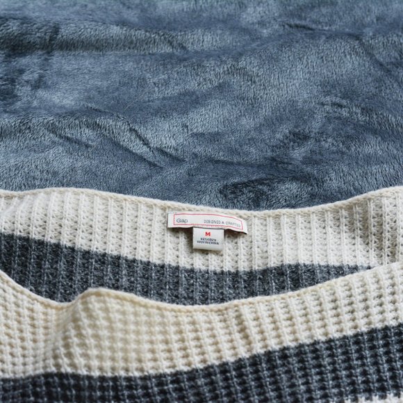 Gap Grey and White Striped Sweater - Picture 2 of 6